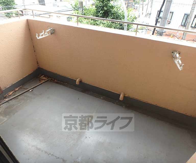 バルコニー　洗濯物はこちらへ