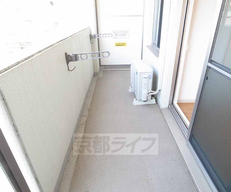 バルコニー　洗濯物干せます！