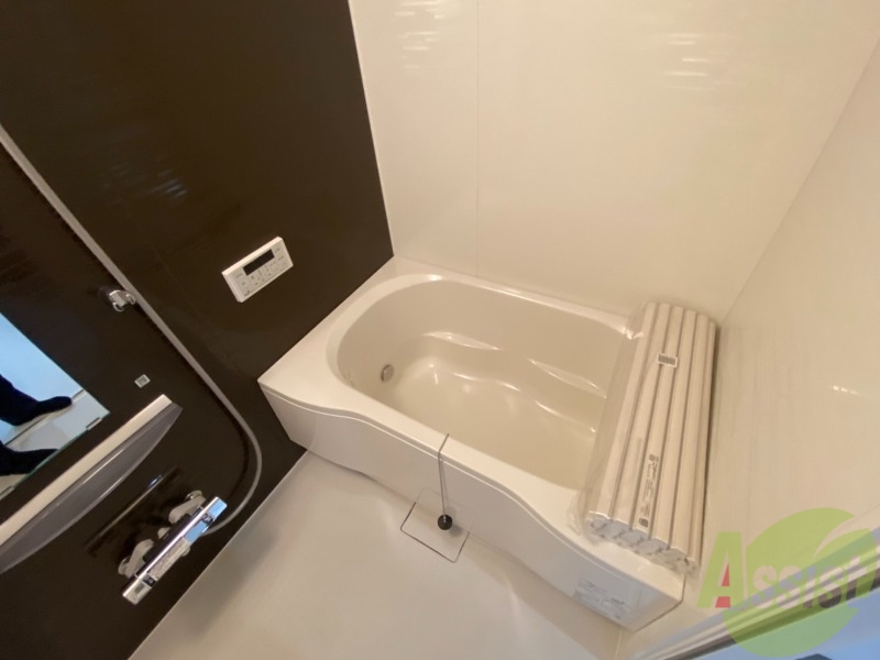 バス・シャワールーム　こちらのお風呂で、一日の疲れを癒して下さい。