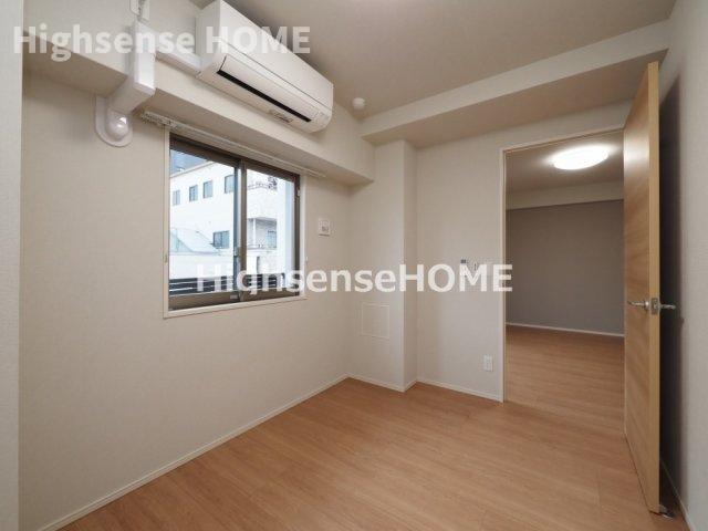 居室・リビング　個人の部屋や寝室として使える洋室です