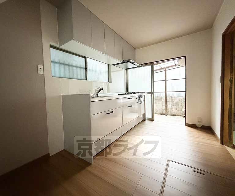 居室・リビング　落ち着いた雰囲気のお部屋です