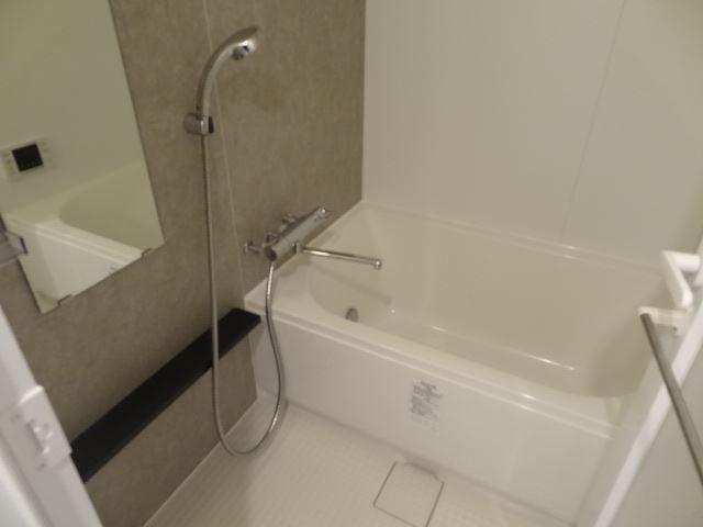 バス・シャワールーム　追い焚き・浴室乾燥機付き