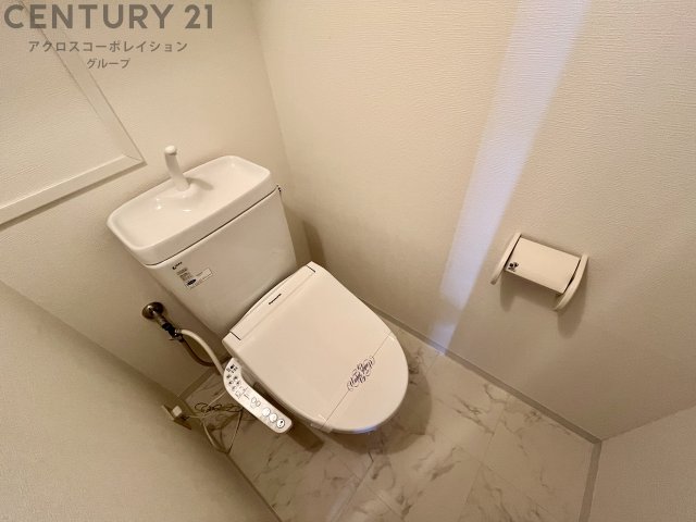 トイレ　温水洗浄便座機能付き♪