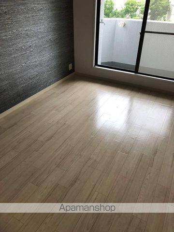 SANTO LALUZ SONODAHIGASHIの居間写真