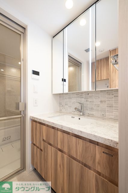 洗面設備　※写真は同タイプ住戸です。