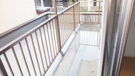 バルコニー　奥行きのあるベランダ