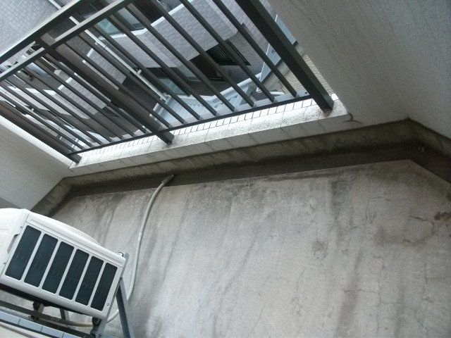 バルコニー　駐車場