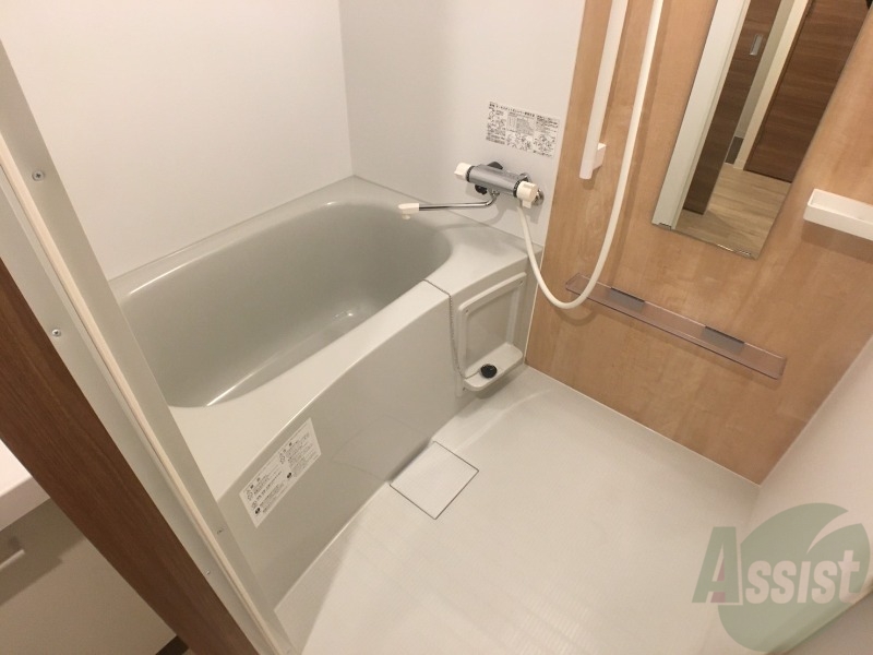 バス・シャワールーム　お風呂になります。一日の疲れを癒してくださいね。