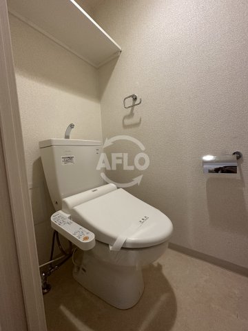 トイレ　エステムプラザ難波WESTリバークロス　温水洗浄便座