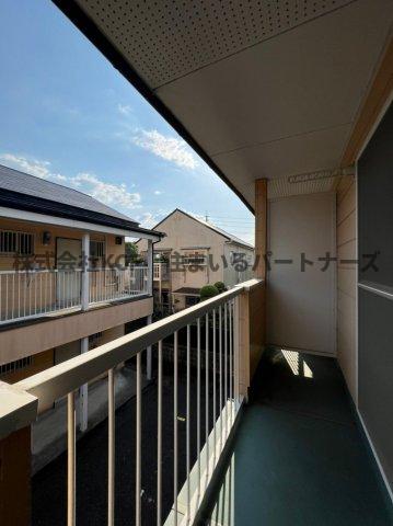 バルコニー　暖かな日差しのふりそそぐバルコニー