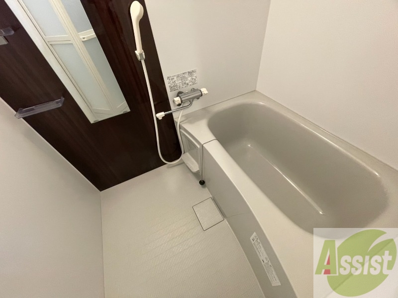 バス・シャワールーム　お風呂になります。一日の疲れを癒してくださいね。