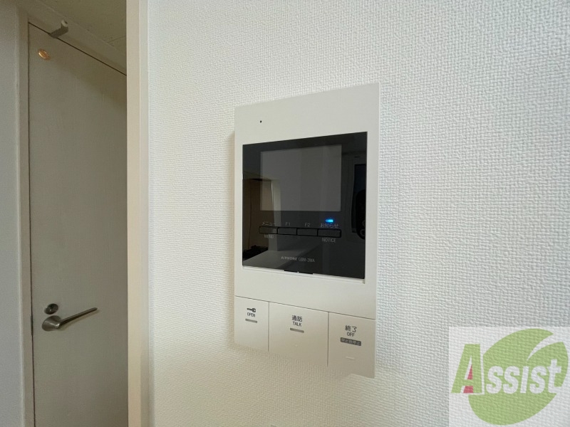 セキュリティ　モニタ付インターホンです。セキュリティ面も安心ですね！