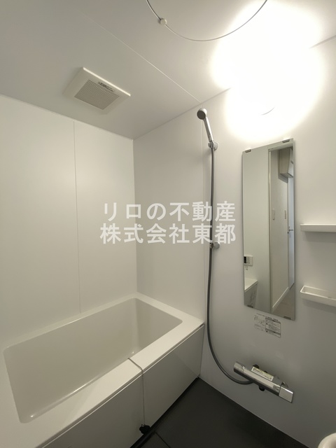 バス・シャワールーム　バスルームは浴槽付なので、ゆったり湯船につかれますね♪