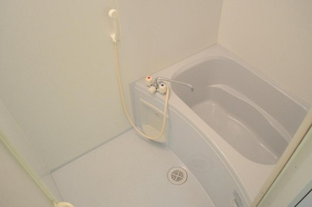 バス・シャワールーム　広々したお風呂