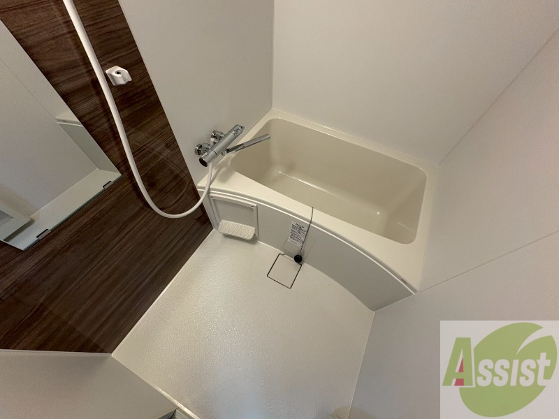 バス・シャワールーム　お風呂になります。一日の疲れを癒してくださいね。