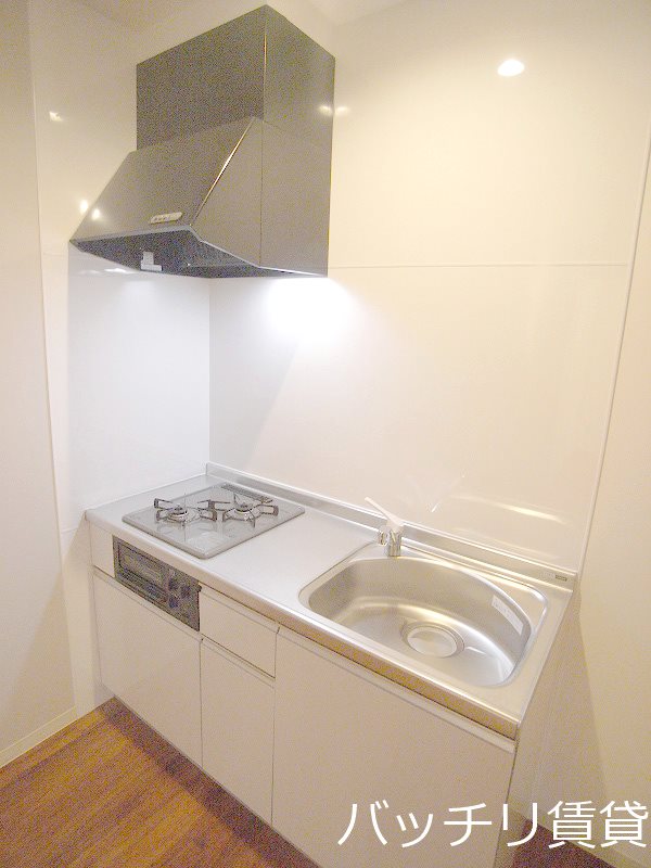 キッチン　＊画像は別部屋の為イメージ、現状優先致します