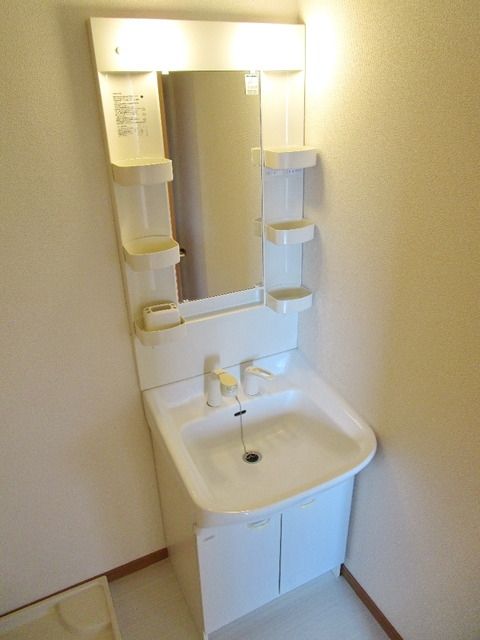 洗面設備　★朝に便利な独立洗面台★