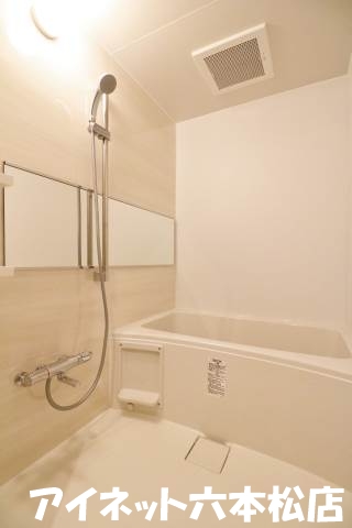 バス・シャワールーム　まるで海外の高級ホテルのようです