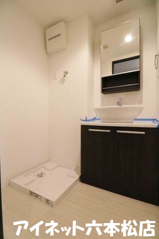 洗面設備　デザイン洗面台でオシャレ度アップ