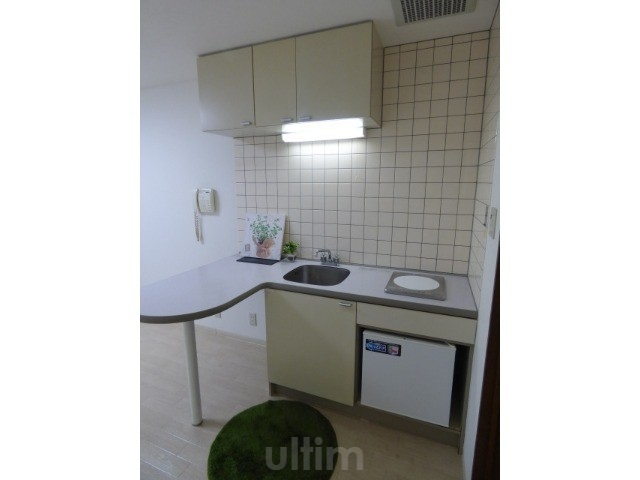 キッチン　※同タイプの他のお部屋です