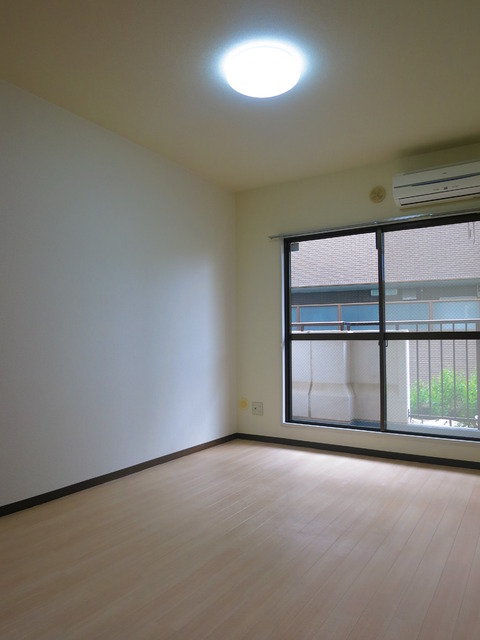 居室・リビング　居室1