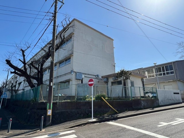 小学校　横浜市立高田小学校（小学校）まで572m