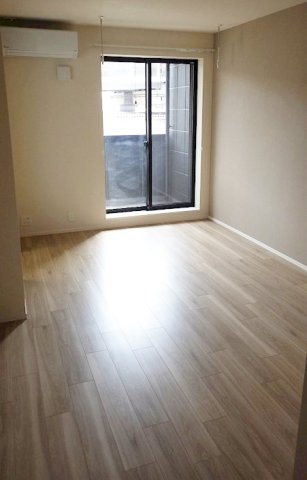 居室・リビング　開放感のあるゆったりとしたお部屋です♪