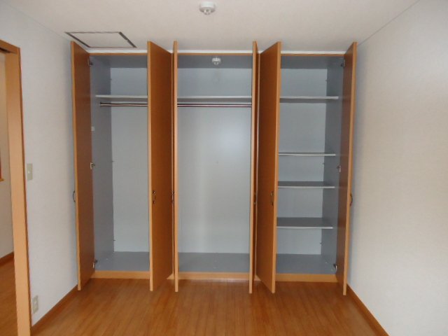 その他部屋・スペース　洋室(1)クローセット（イメージ）