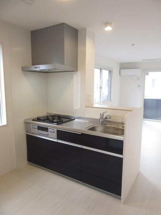 キッチン　コンパクトなキッチンで掃除もラクラク