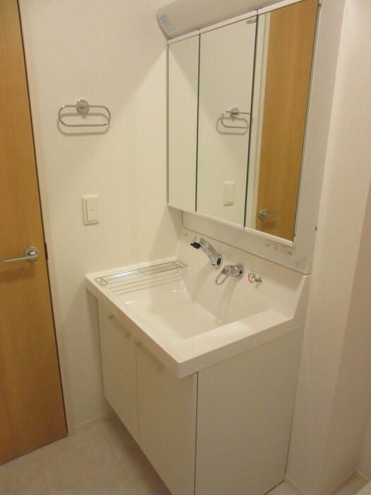 洗面設備　広い洗面スペース