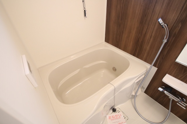 バス・シャワールーム　※別室の参考写真の為、現況優先です。