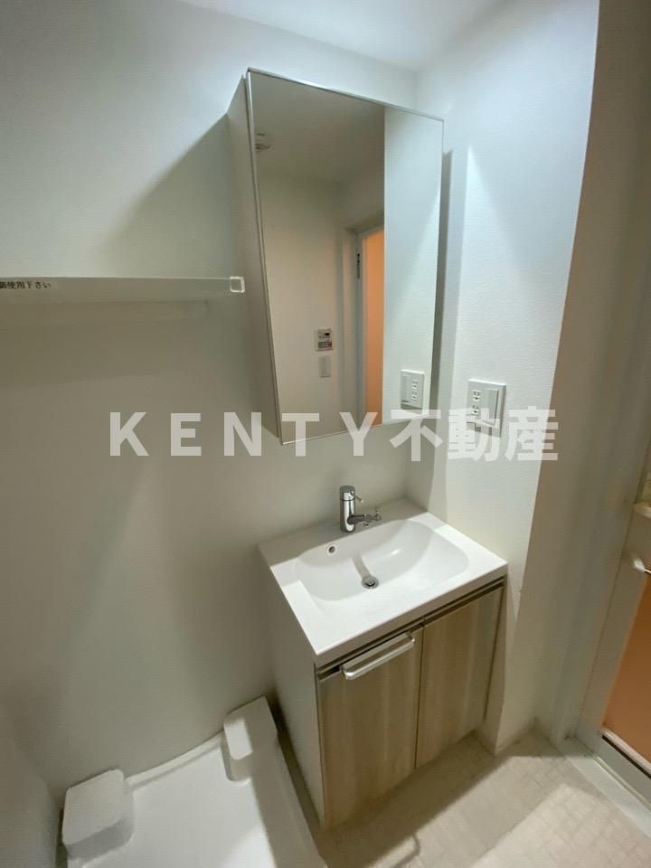 洗面設備　スペースが確保できる洗面所です