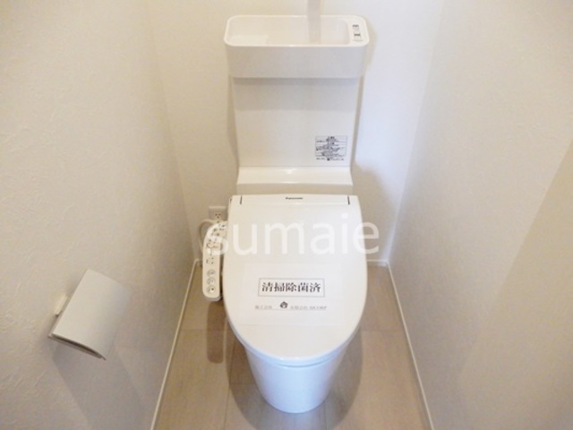 トイレ　洗浄便座付きトイレ。