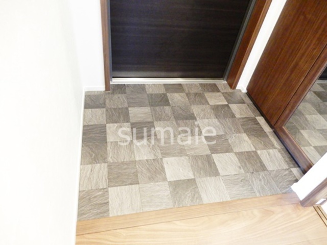 玄関　段差の少ない玄関。