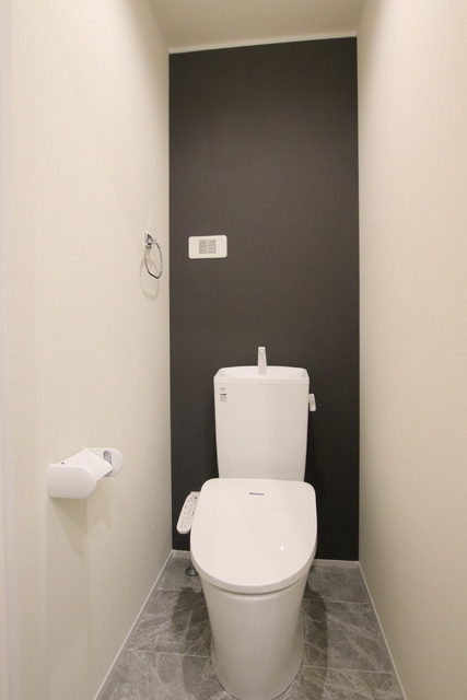 トイレ　★過去募集時の写真です★嬉しい温水洗浄便座付き