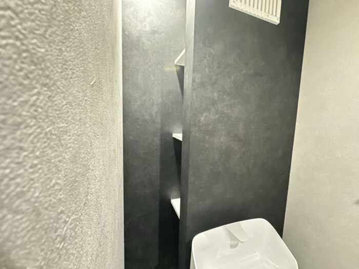 トイレ　トイレ収納棚