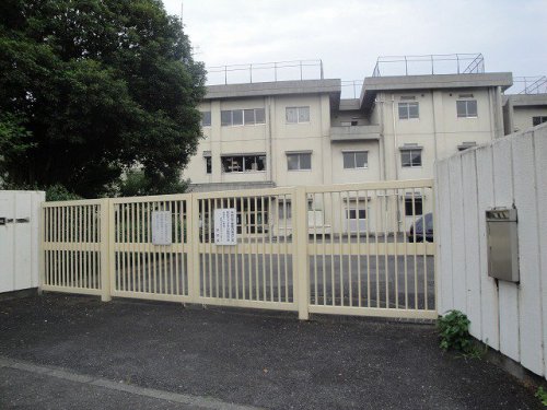 小学校　仲田小学校（小学校）まで698m