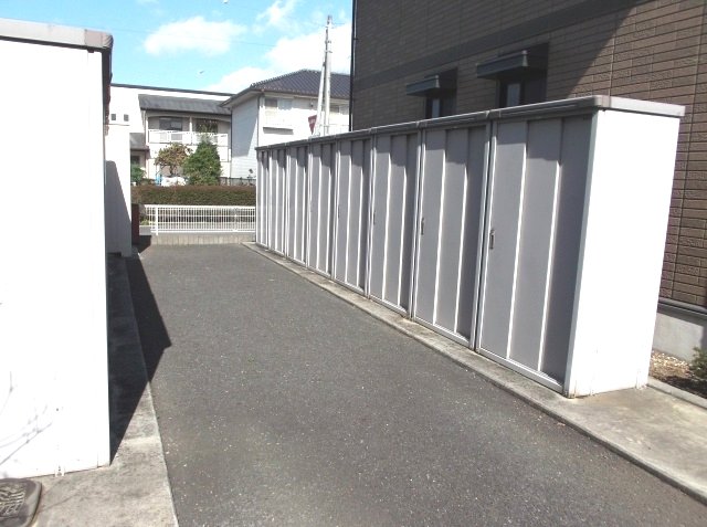 その他　物置付き！