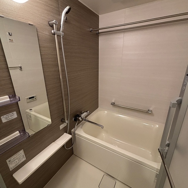 バス・シャワールーム　※写真は同タイプ住戸です。