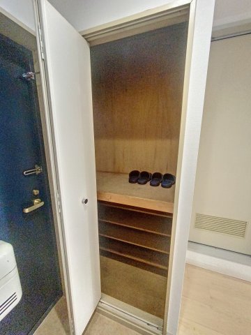 収納　シューズボックス