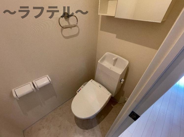 トイレ　同メーカー施工　別部屋イメージ写真