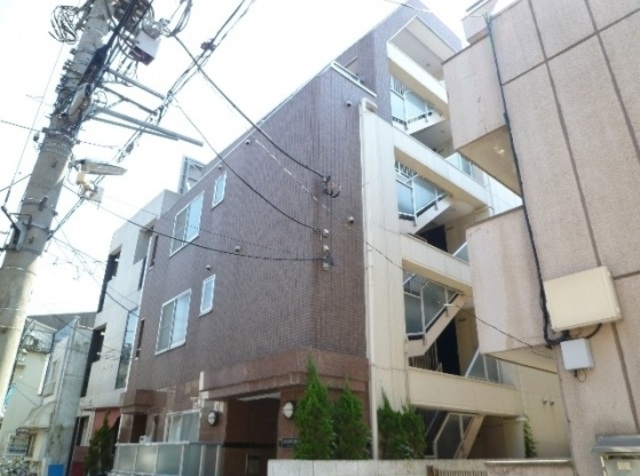 建物外観　２００３年築の賃貸マンション