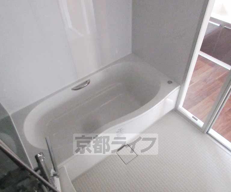 バス・シャワールーム　圧倒的大きさ！