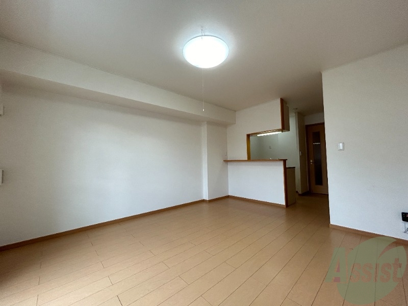 居室・リビング　１２．１帖の洋室です。生活のメインとなる部屋ですね。