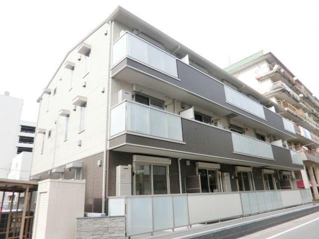 建物外観　2016年９月竣工の物件です。