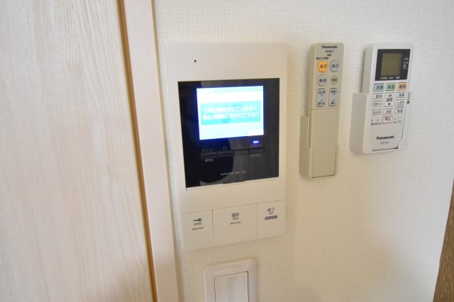 セキュリティ　TVモニターホンは安心ですね。誰か確認してから開けて下さいね