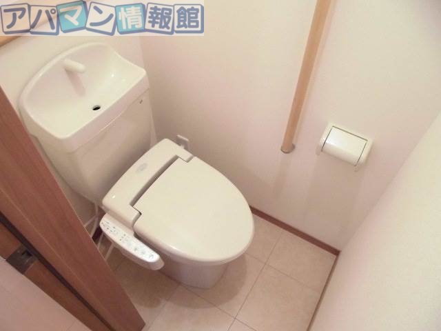 トイレ　※別号室のお写真になります