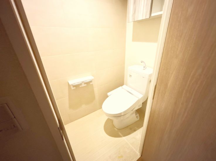 トイレ　※別部屋の写真となります。現状優先。