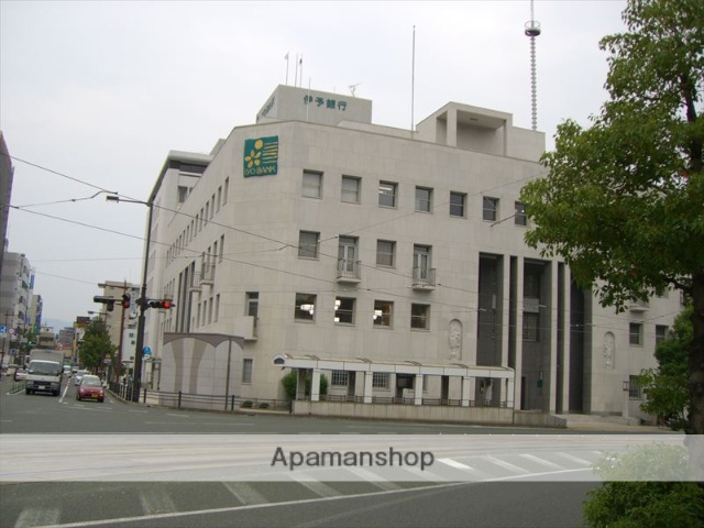 銀行　（株）伊予銀行／大阪北支店（銀行）まで77m
