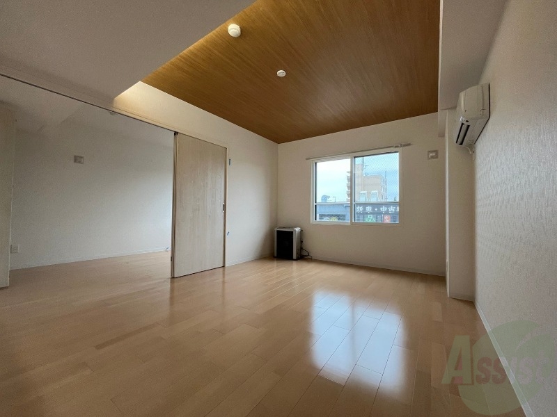居室・リビング　広くてキレイなお部屋が広がっていて、充実した生活が送れそう。